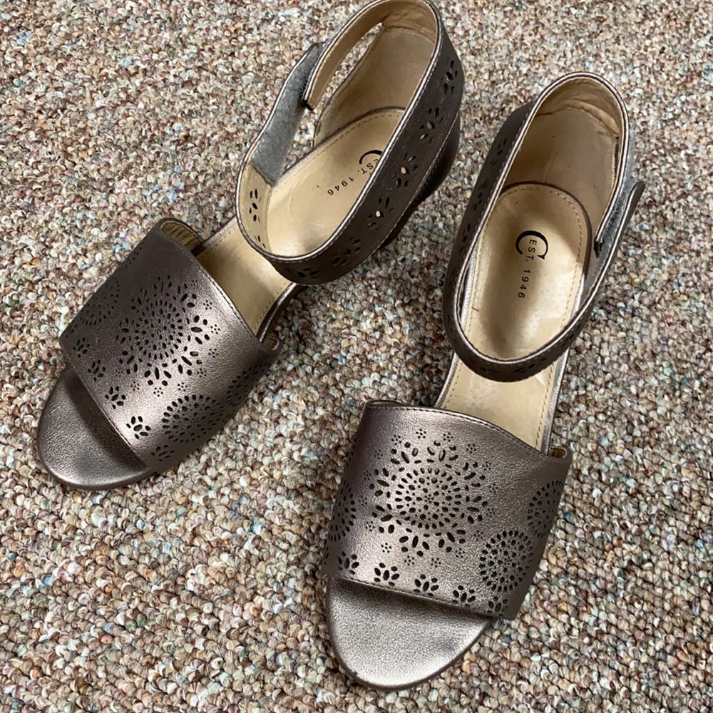 Cato open toe 2 1/2” heels - Size 8W